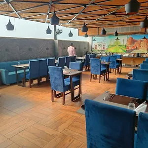3* Hotel Square, India